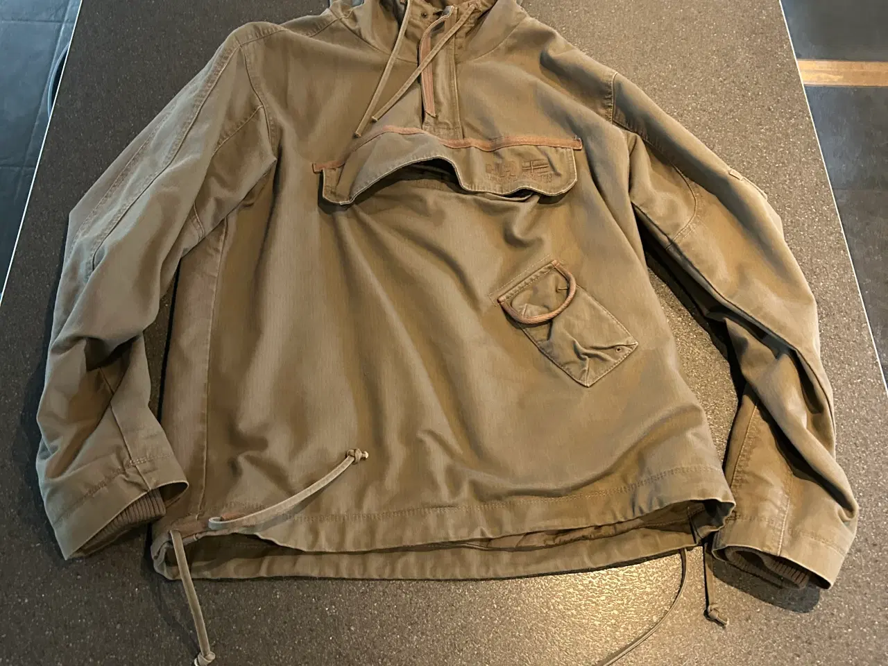 Billede 1 - Anorak fra Helly Hansen