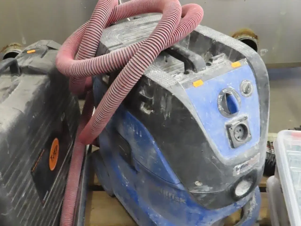 Billede 1 - Våd-tørstøvsuger NILFISK