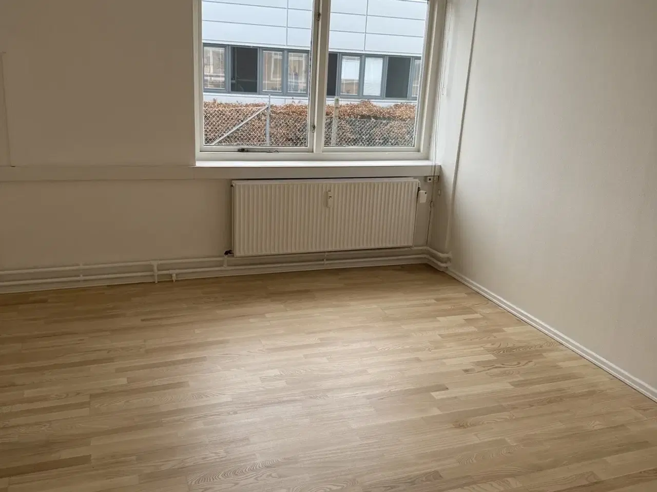 Billede 6 - Ved Irmabyen: Nyistandsat m. terasse