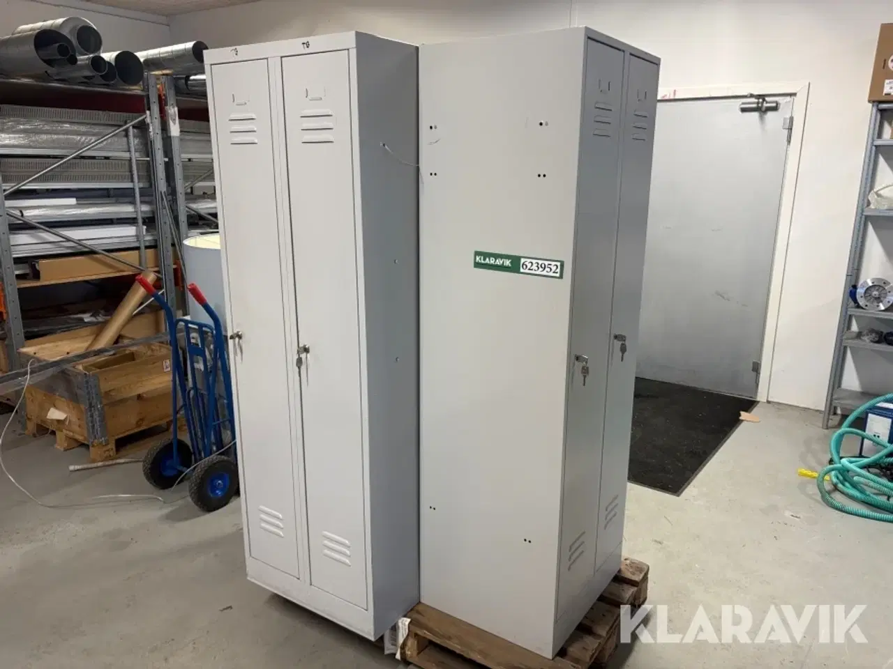 Billede 1 - Omklædningsskabe i stål 3 styk.