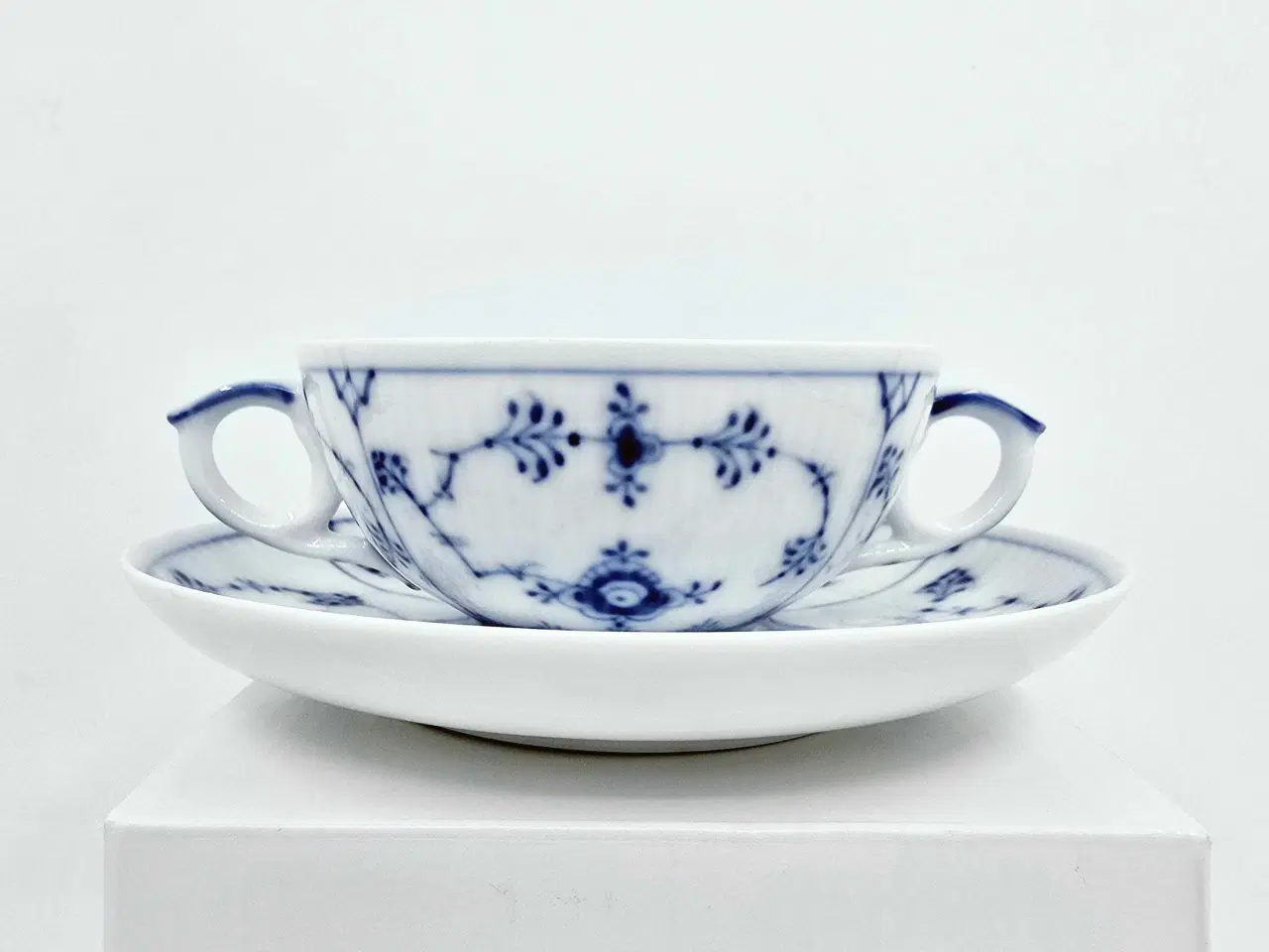 Billede 8 - Musselmalet Riflet Bouillonkop & Underkop 