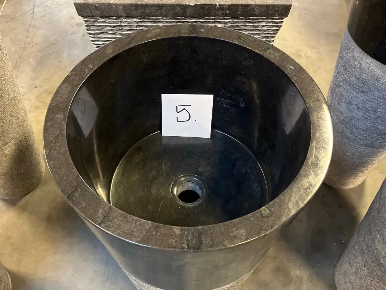 Billede 2 - Natursten vask 1500.-