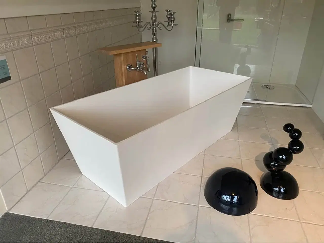 Billede 1 - Badekar i Mineral/composit ædlet