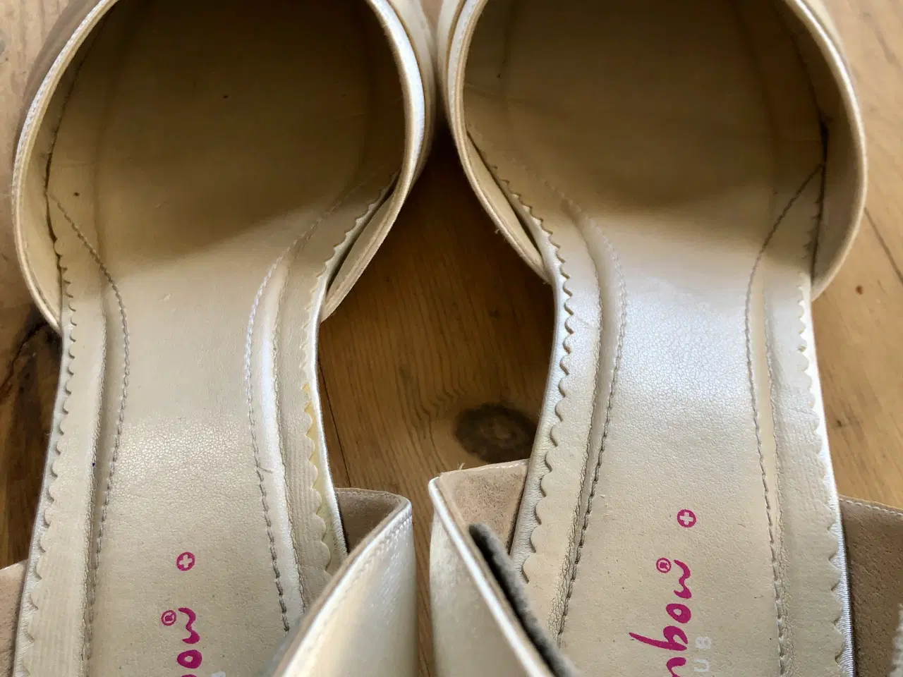 Billede 19 - Lilly brudekjole str 50, slør og sko str 40