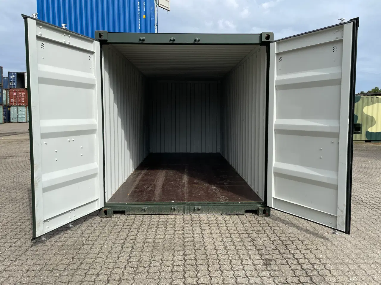 Billede 2 - 20´ fods Container i farve Ral: 6007 nye one way