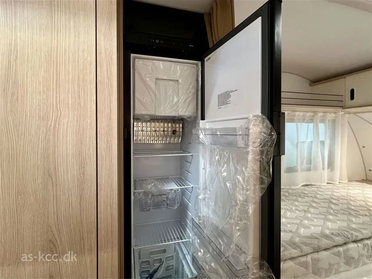 Billede 10 - 2025 - Adria Aviva 492 LU   Adria Aviva 492 LU årg. 2025 med endesiddegruppe og 2 enkeltsenge med udtræk 5 sovepladser og 4 siddepladser