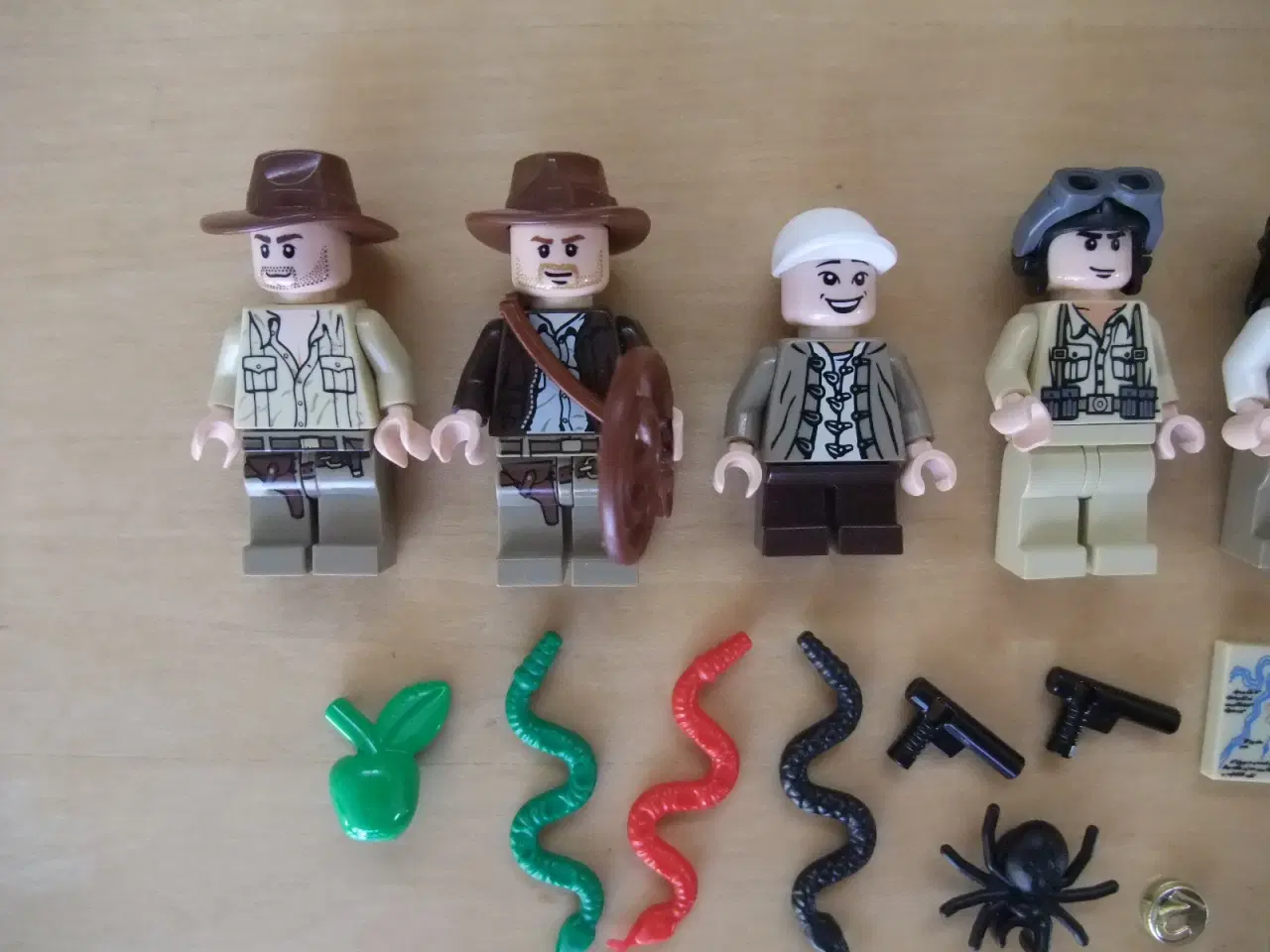 Billede 2 - Lego Indiana Jones Figurer+Tilbehør 