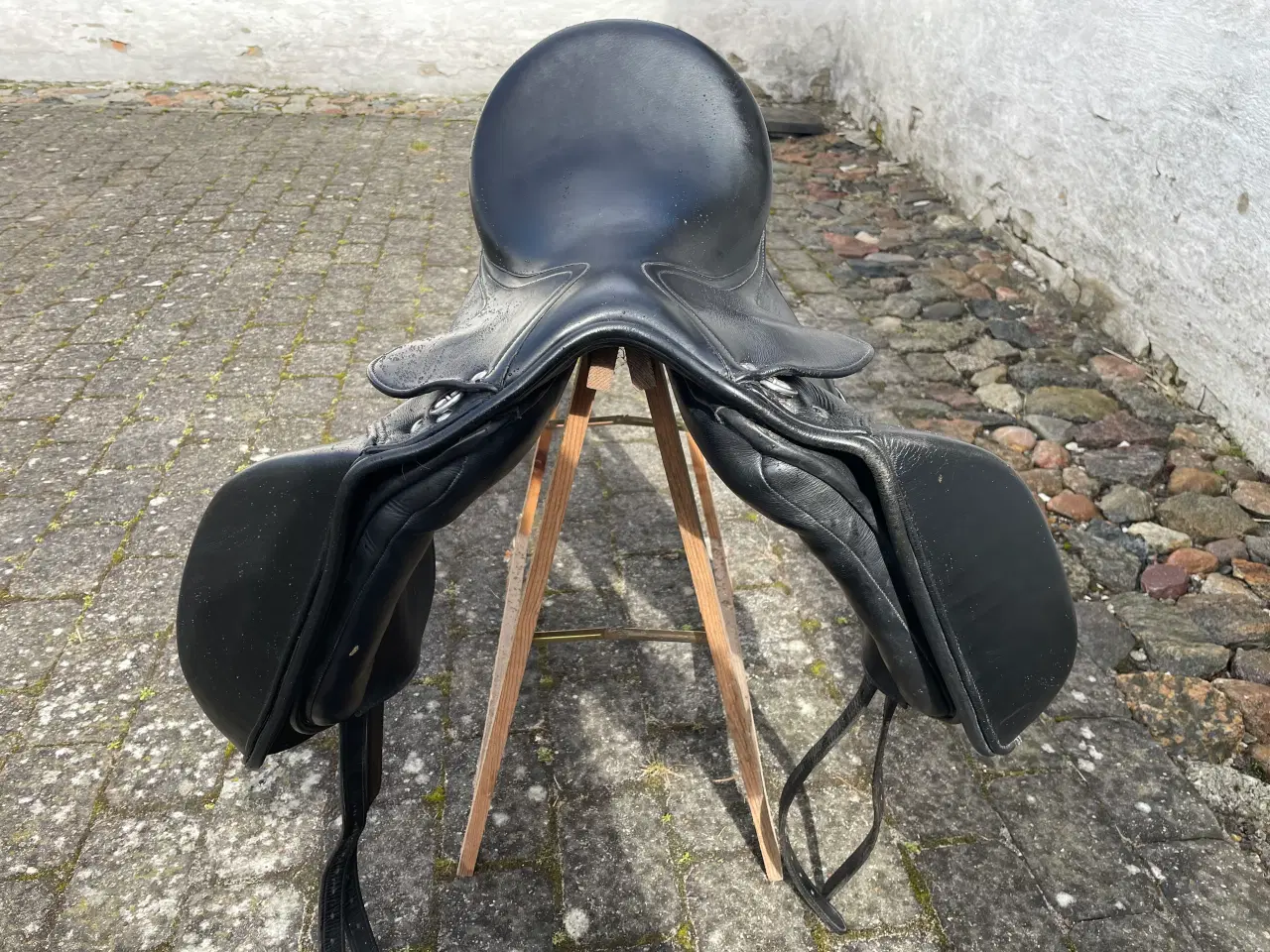 Billede 13 - Sort dressur sadel 16”