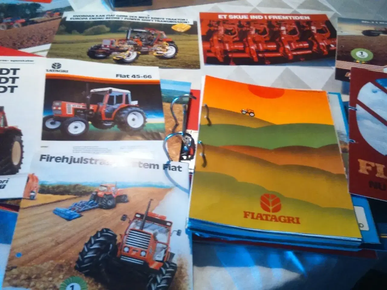 Billede 11 - Traktor og maskin brochurer sælges/bytte