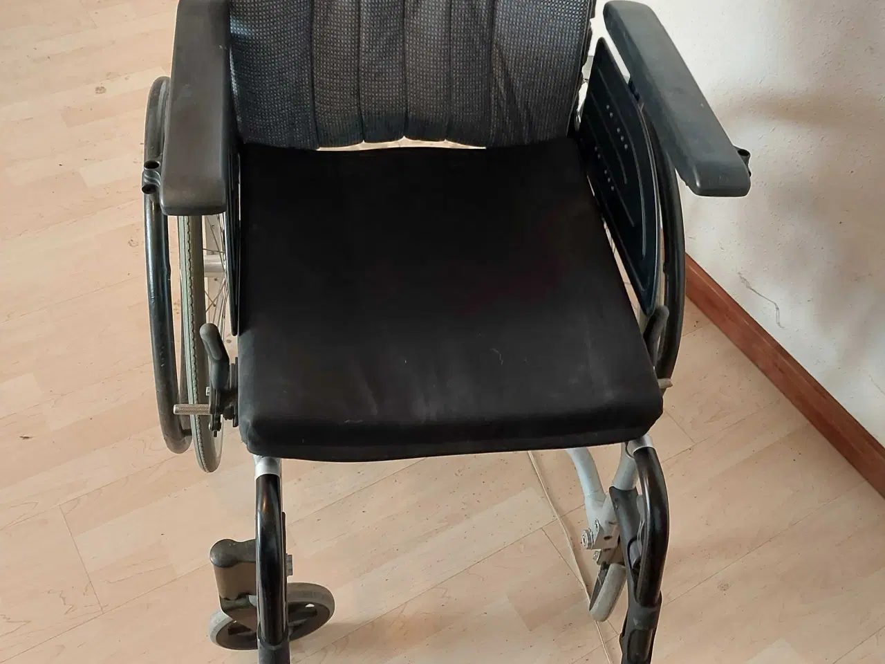 Billede 3 - Invacare kørestol i god stand