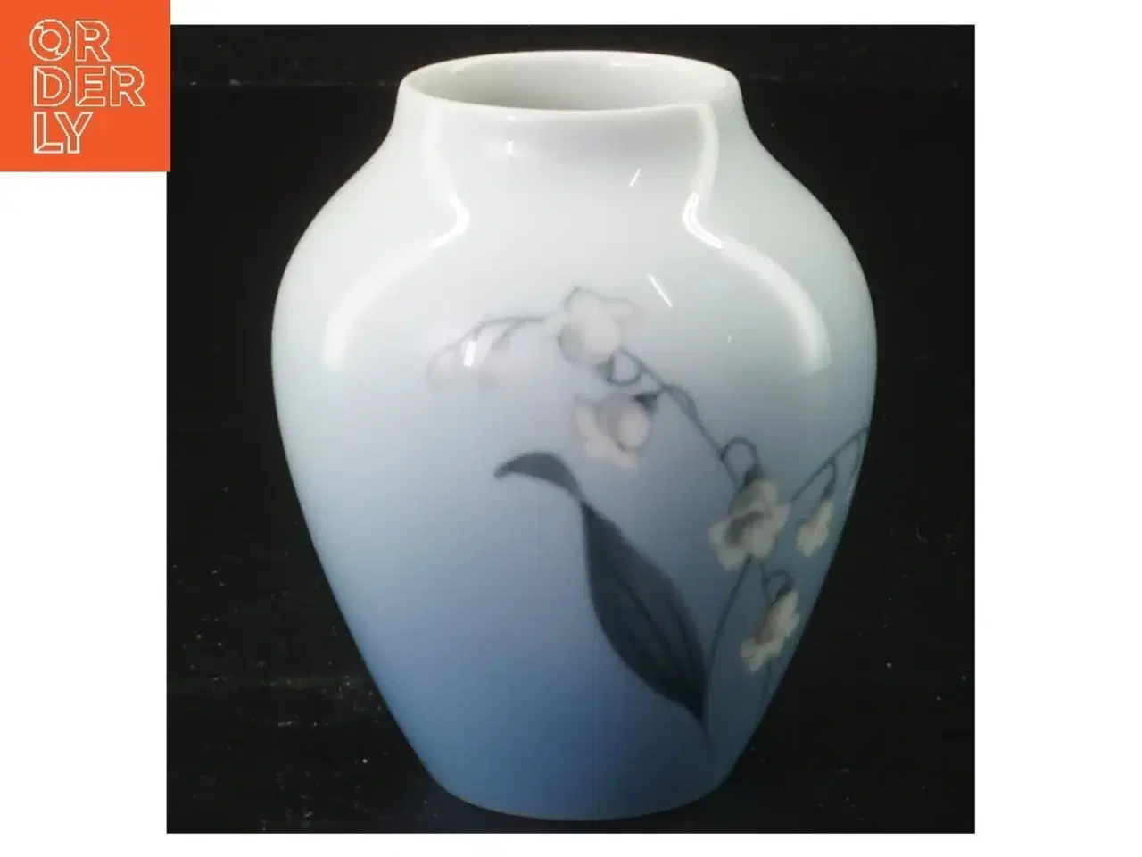 Billede 1 - Porcelænsvase med blomstermotiv fra Bing & Grøndahl (str. 8,5 cm)