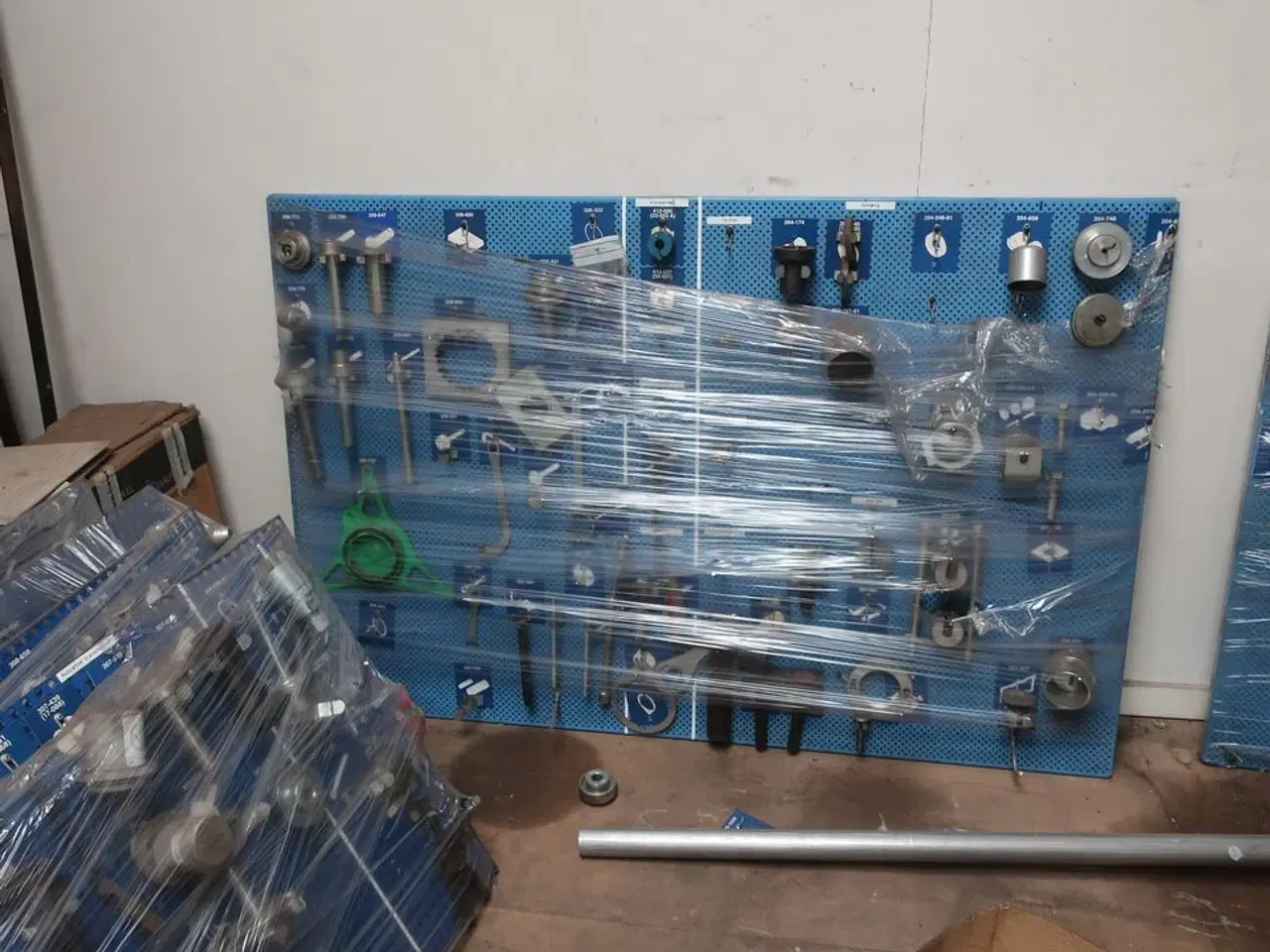 Billede 16 - Diverse forbrugsmaterialer, værktøj, biludstyr m.v.