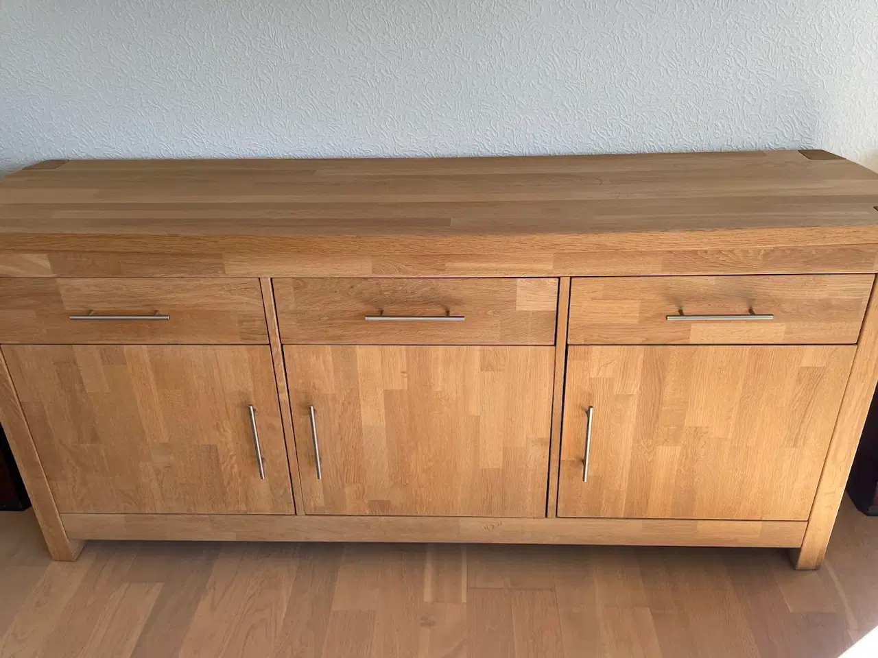 Billede 4 - Egetræsskænk med vitrine overskab