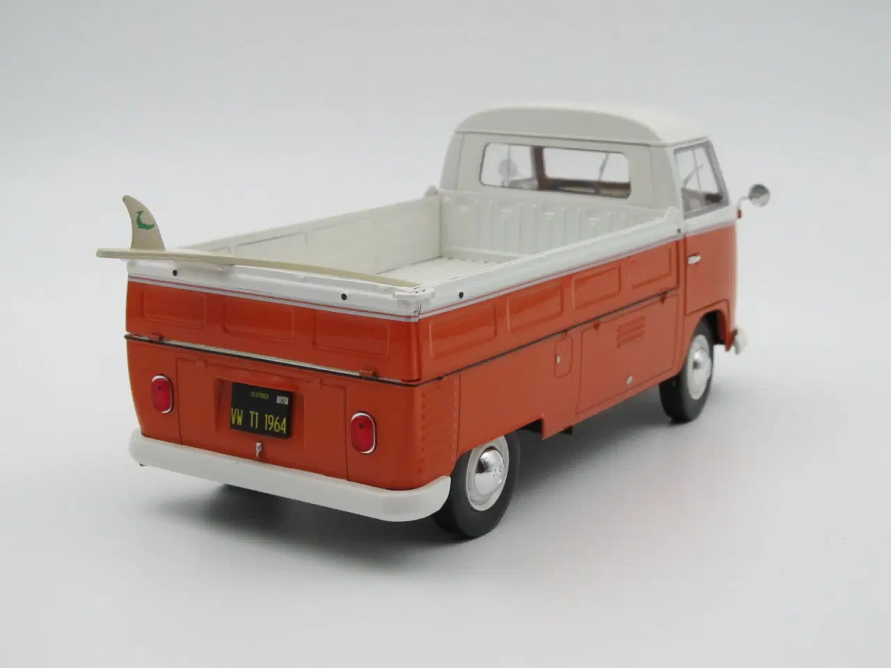 Billede 3 - 1963 VW T1 Pritsche / Sika m. Surfboard 1:18  