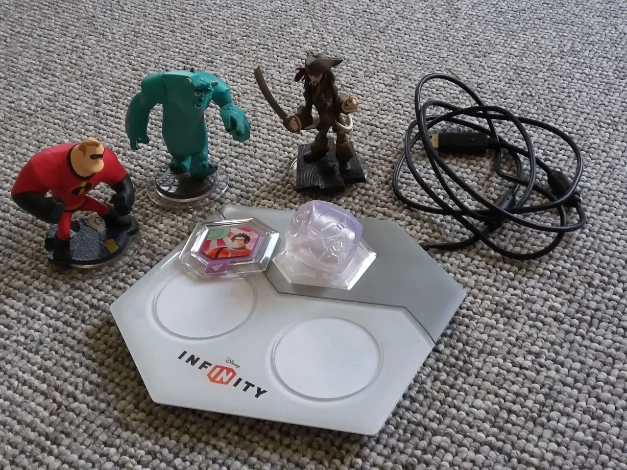 Billede 1 - Wii Disney infinity spil med 3 figurer