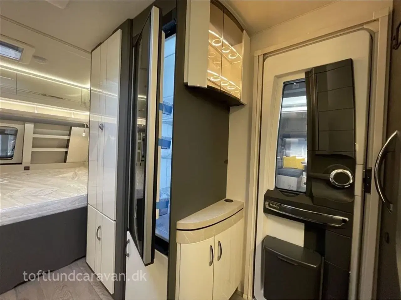 Billede 13 - 2025 - Hobby Excellent 560 CFe   NY 2025 MODEL, KÆMPE SIDDEGRUPPE OG KØKKEN. SENG 160*200cm. Super flot Excellent, NU PÅ LAGER.