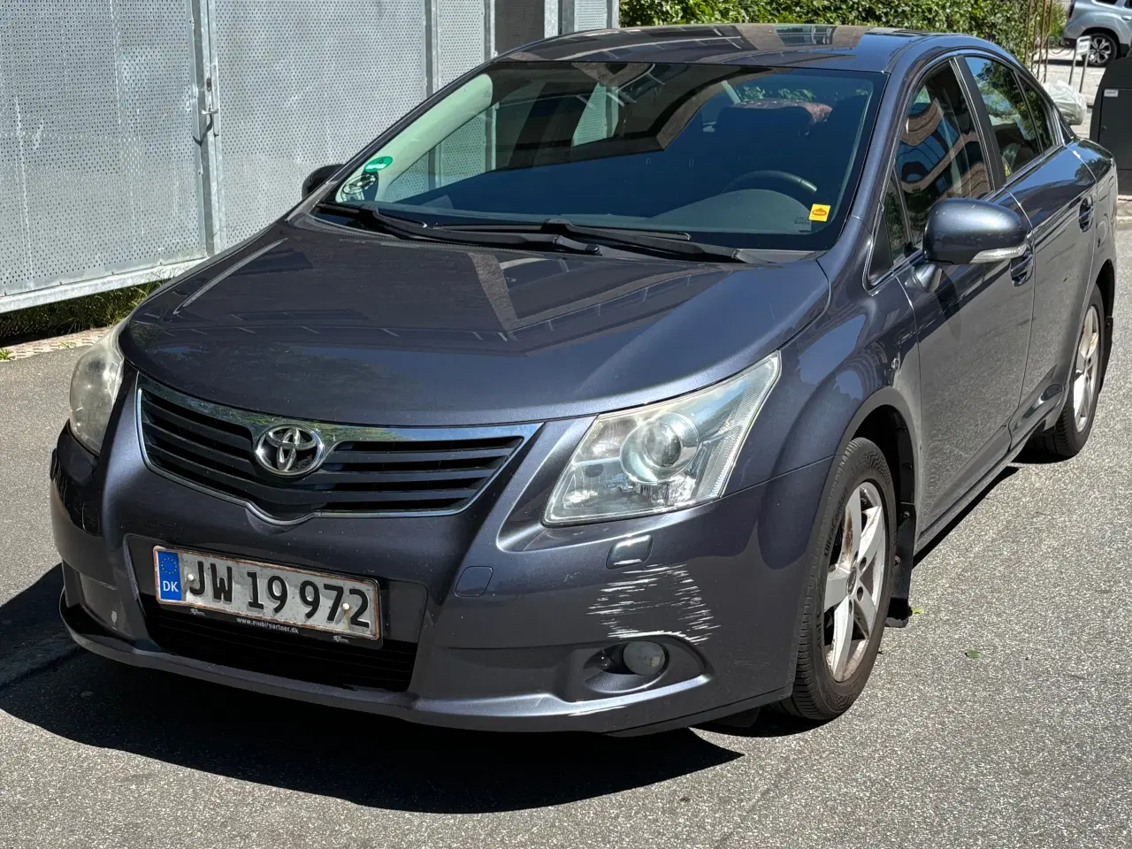 Billede 2 - Toyota Avensis 1,8 sedan, 6 gear.