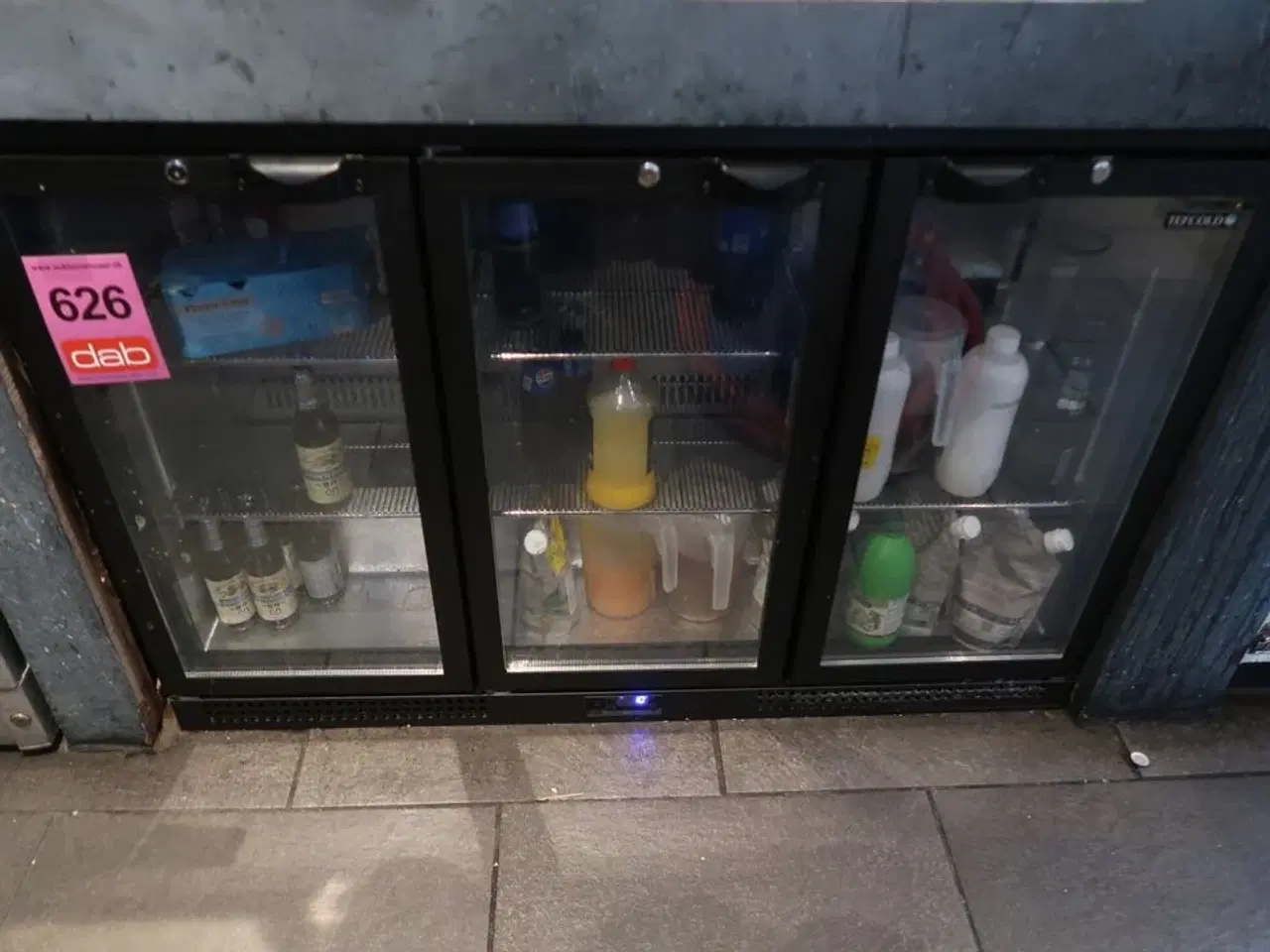 Billede 1 - Tefcold BA31H backbarkøler + indhold