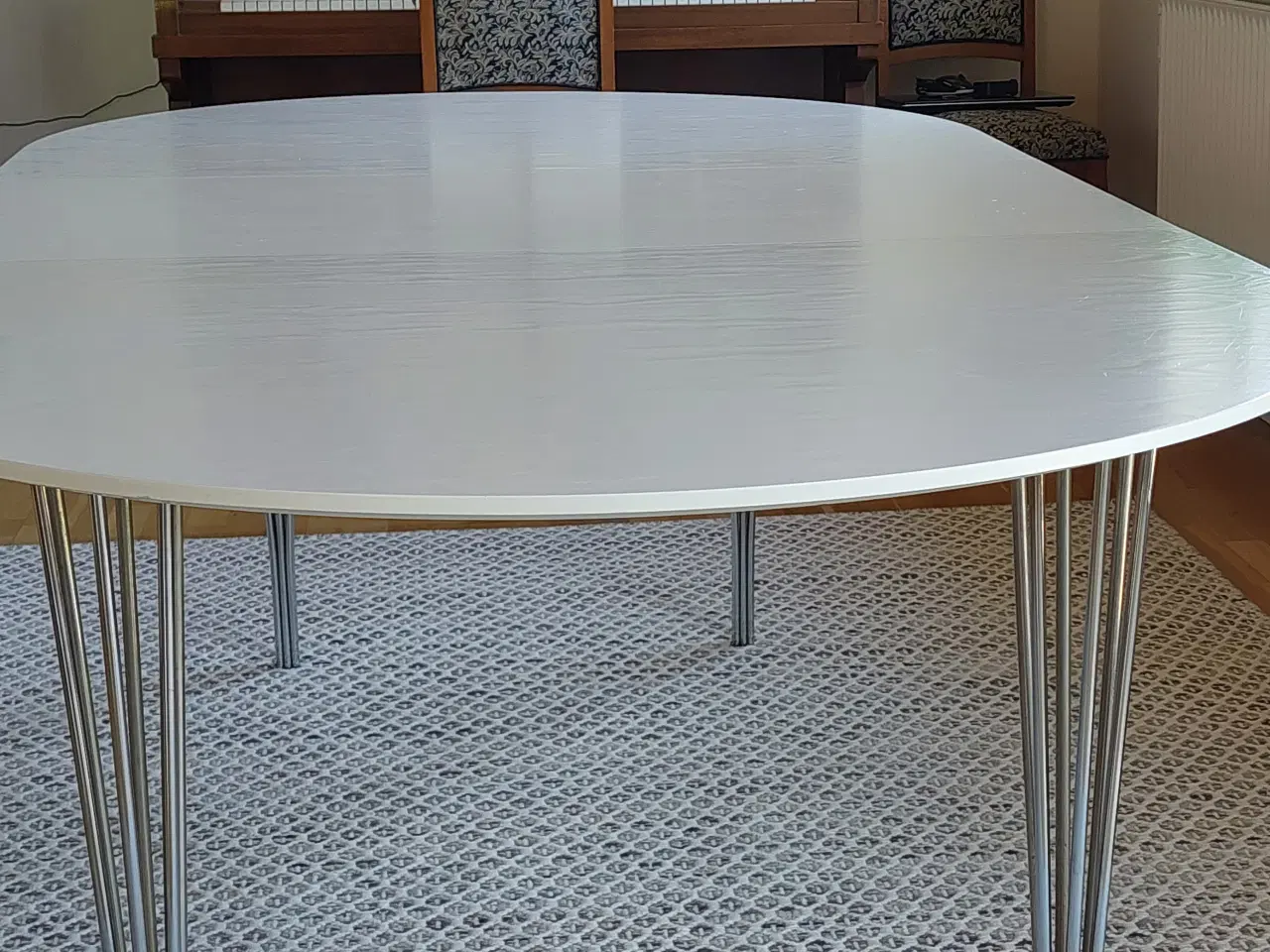 Billede 1 - Spisebord, hvidmalet, ovalt