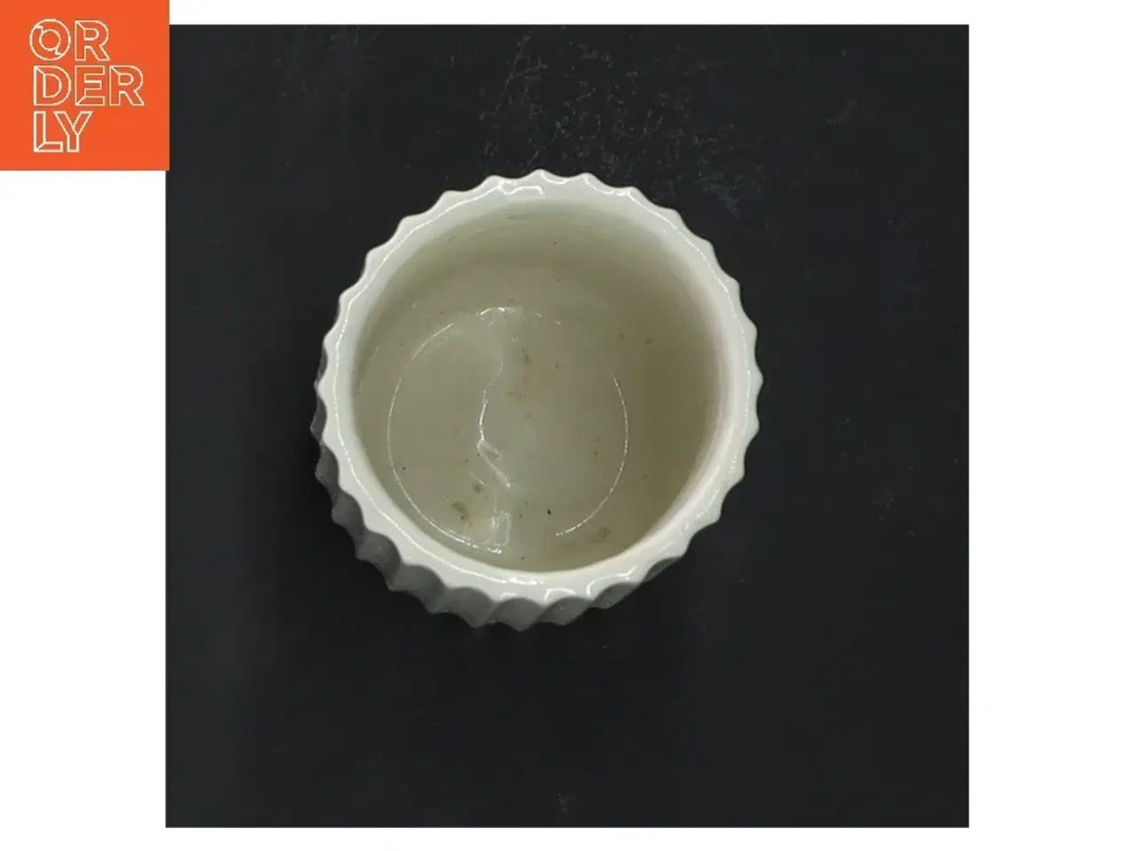 Billede 3 - Hvid riflet vase fra Lyngby (str. 8 cm)