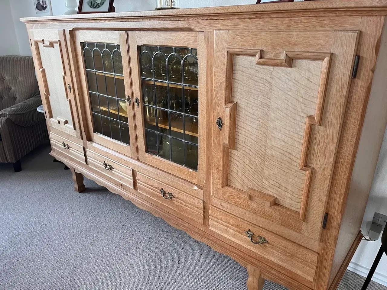 Billede 1 - Skænk i massiv eg