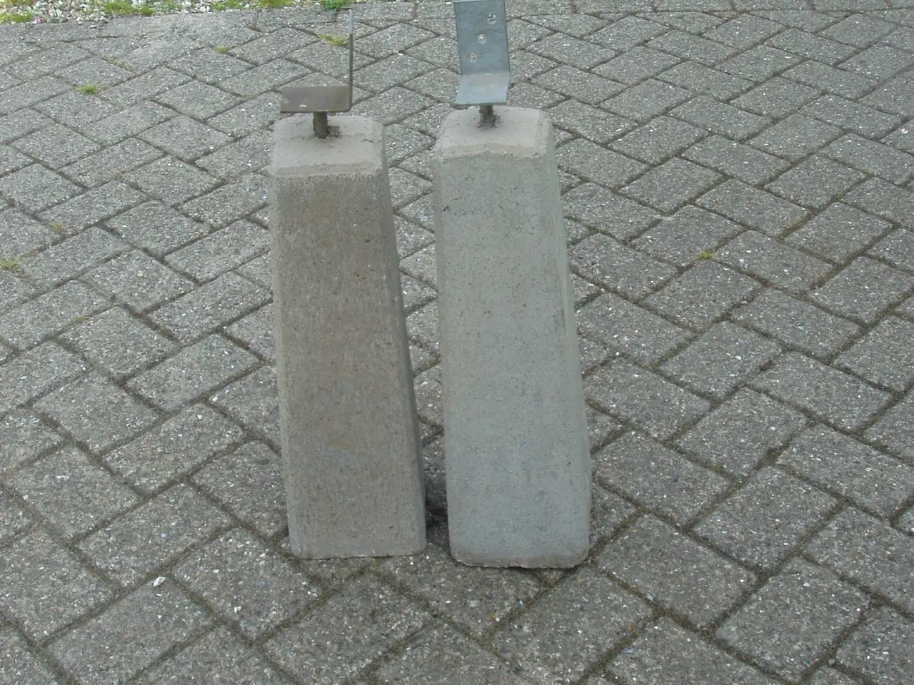 Billede 2 - betonstolpe