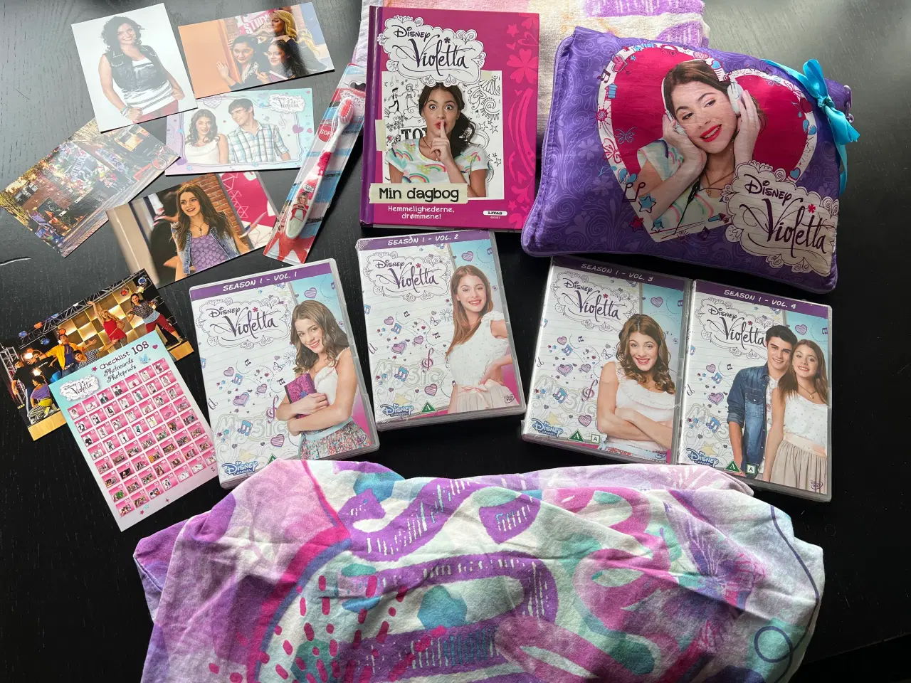 Billede 1 - Violetta samling: bog, sæson 1