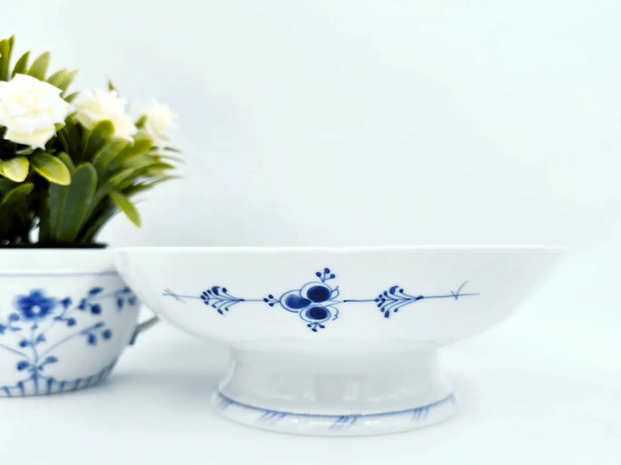Billede 4 - Musselmalet Skål På Lav Fod Blåmalet Porcelæn 
