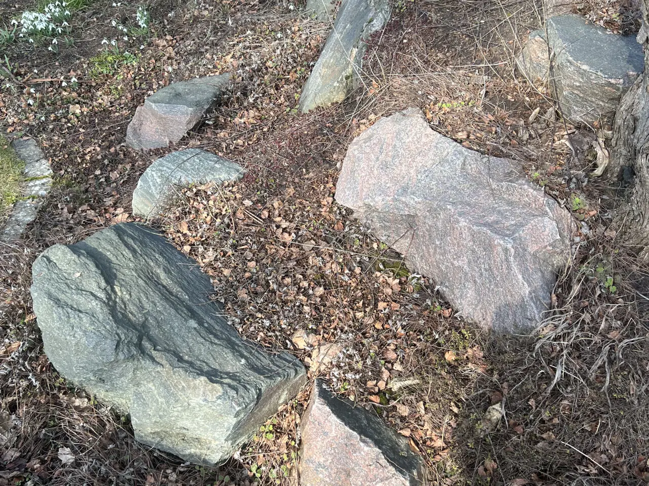 Billede 3 - Gratis granitsten / store natursten til haven 