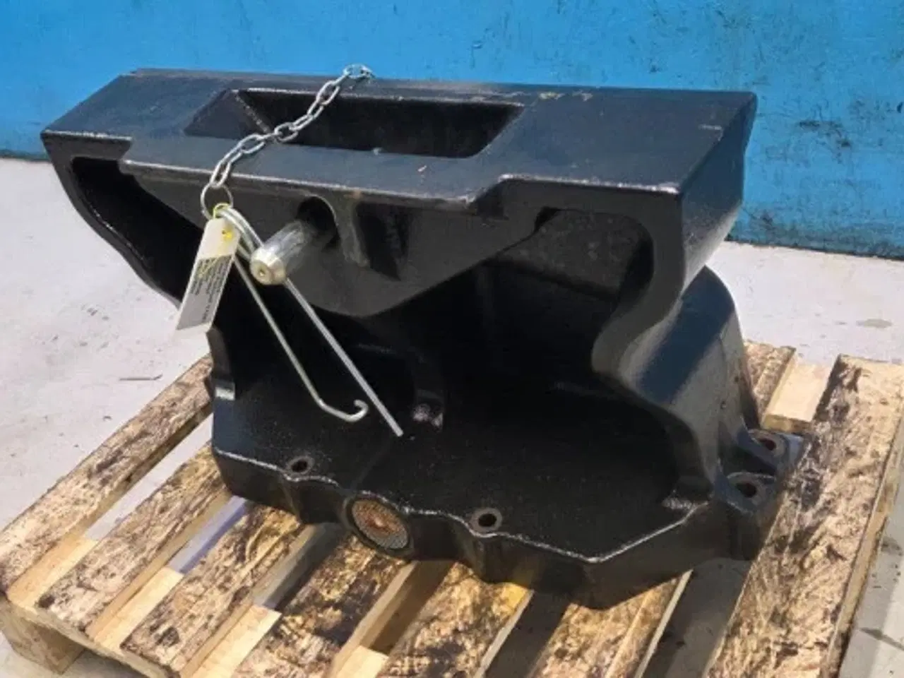 Billede 15 - Case Farmall 115C Frontvægt Holder 84313805