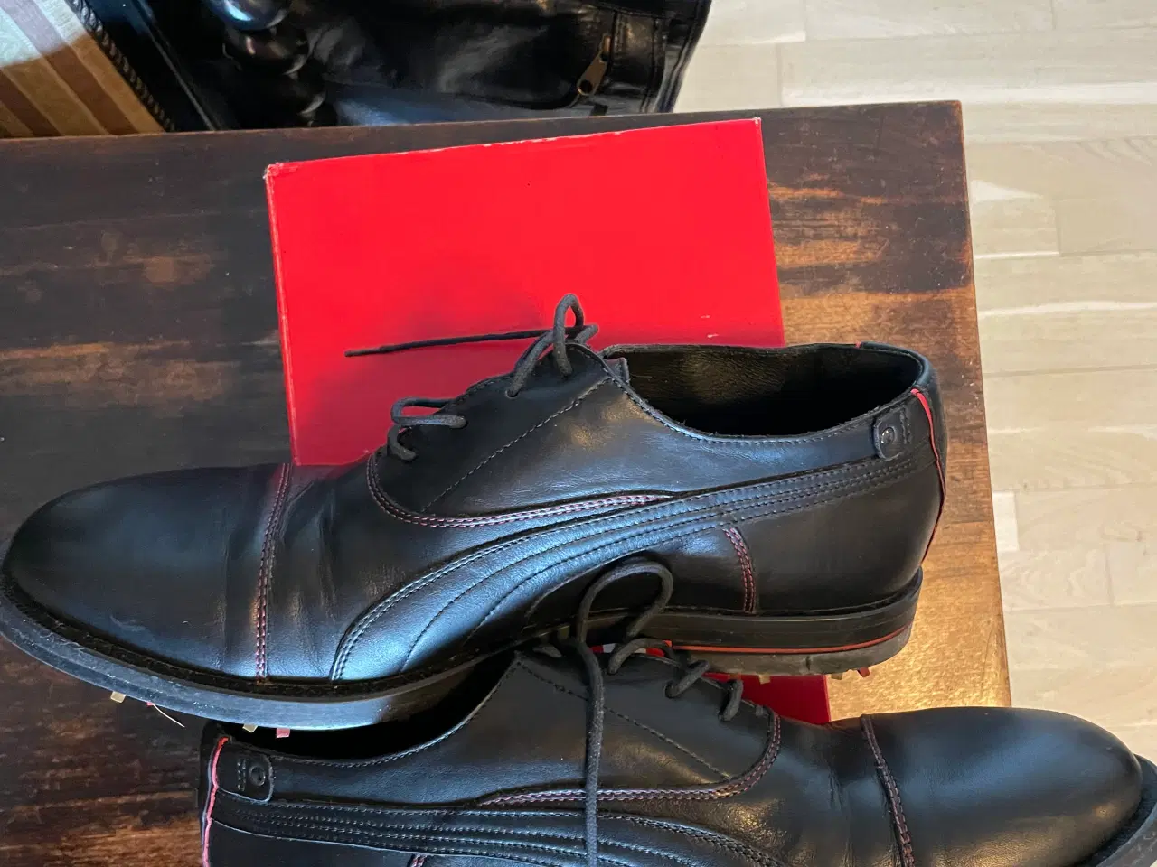 Billede 2 - Originale Ferrari golfsko 