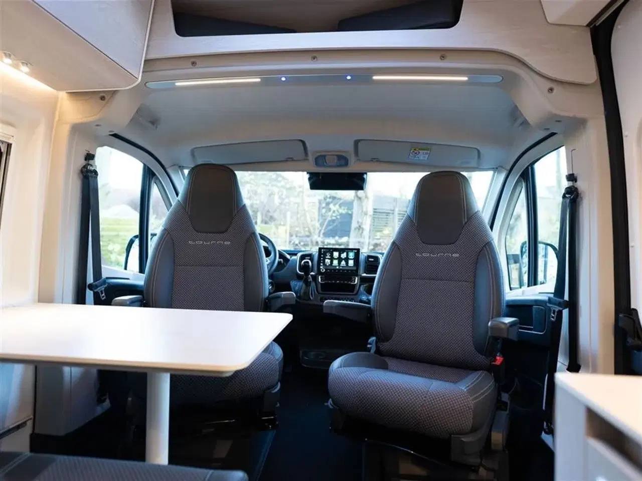 Billede 7 - 2026 - Tourne 6.4 Cruise aut. gear - Black