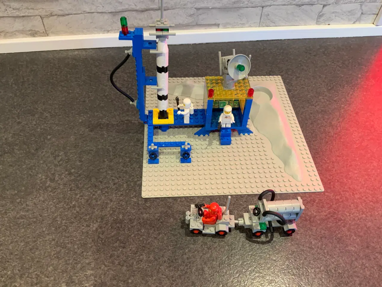 Billede 1 - Lego space 483 rocket base