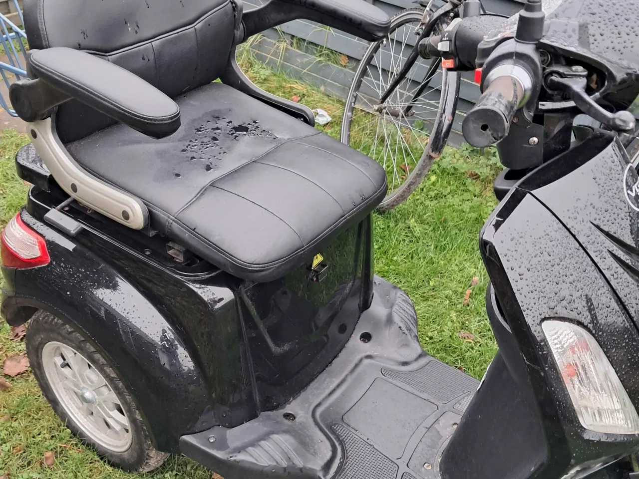 Billede 2 - Yderst velholdt via El scooter