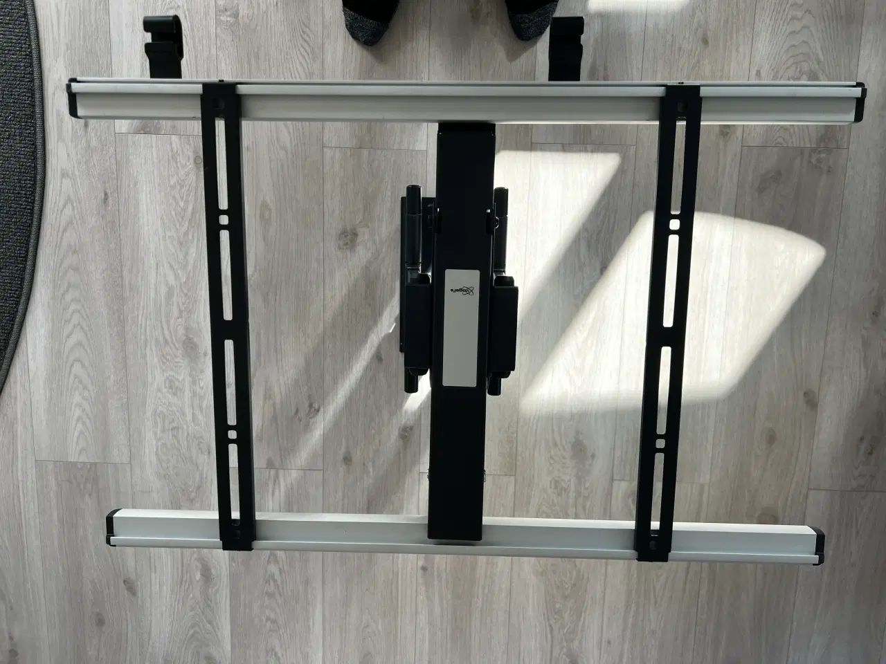 Billede 3 - Vogels TV beslag udtræk/kipbar 55”-85” 75 kg