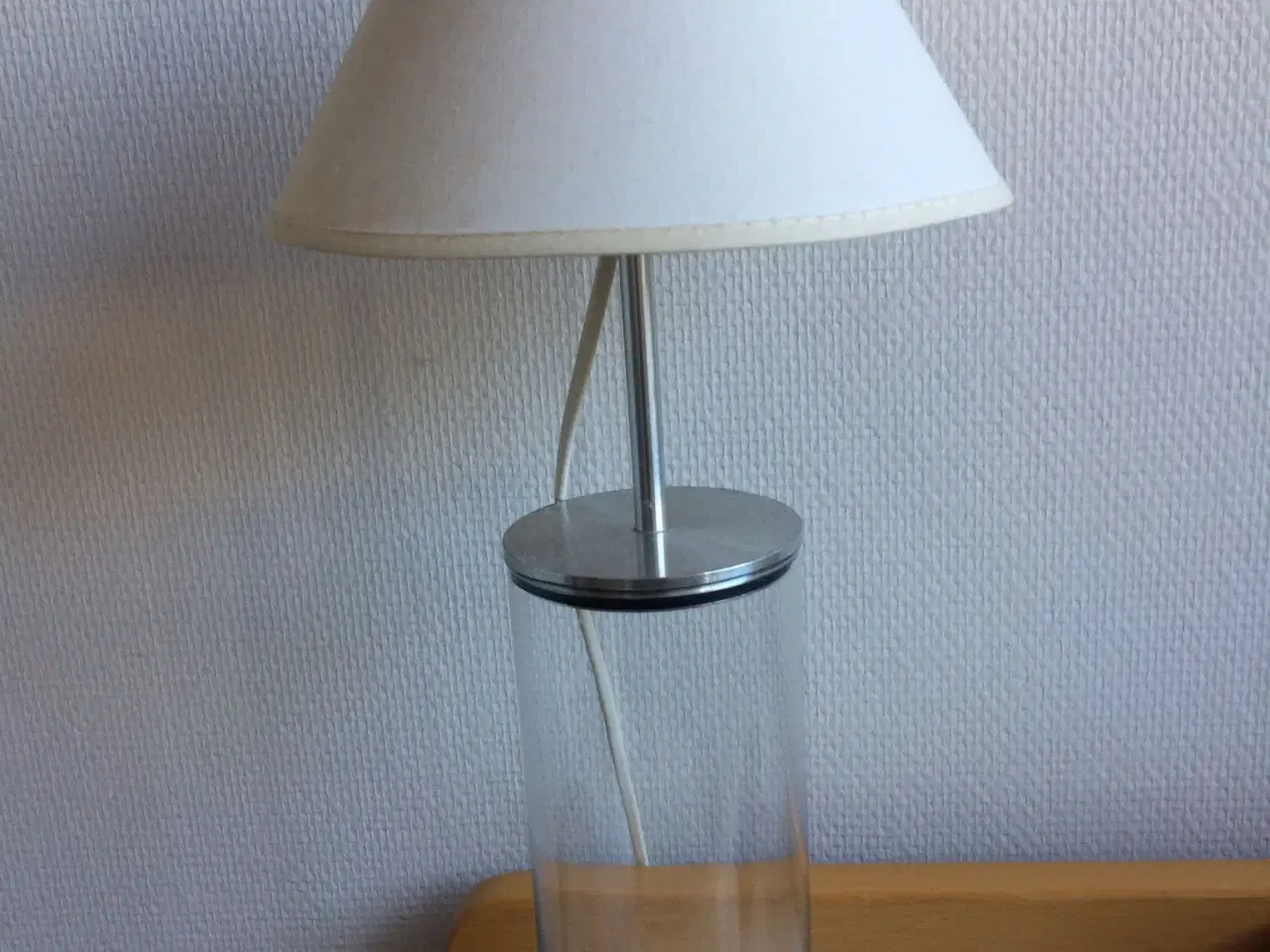 Billede 1 - Bordlampe med skærm.