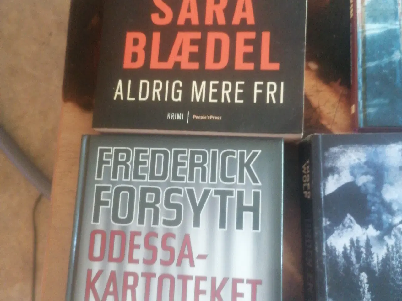 Billede 1 - Spændende ferie læsning
