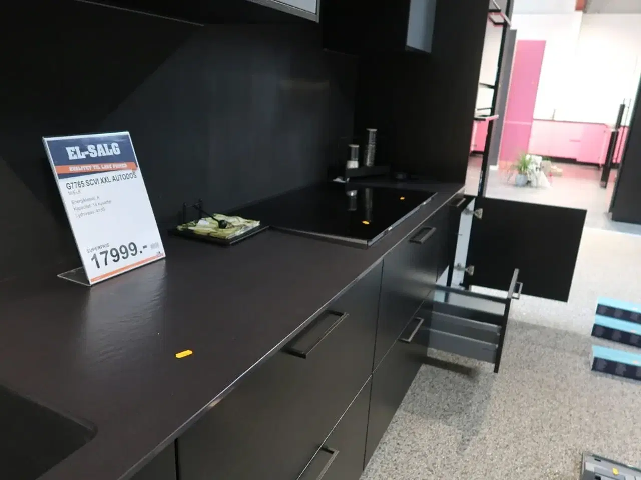 Billede 7 - Køkken NORDANRO uden hårdehvidevarer med stenbordplade DEKTON