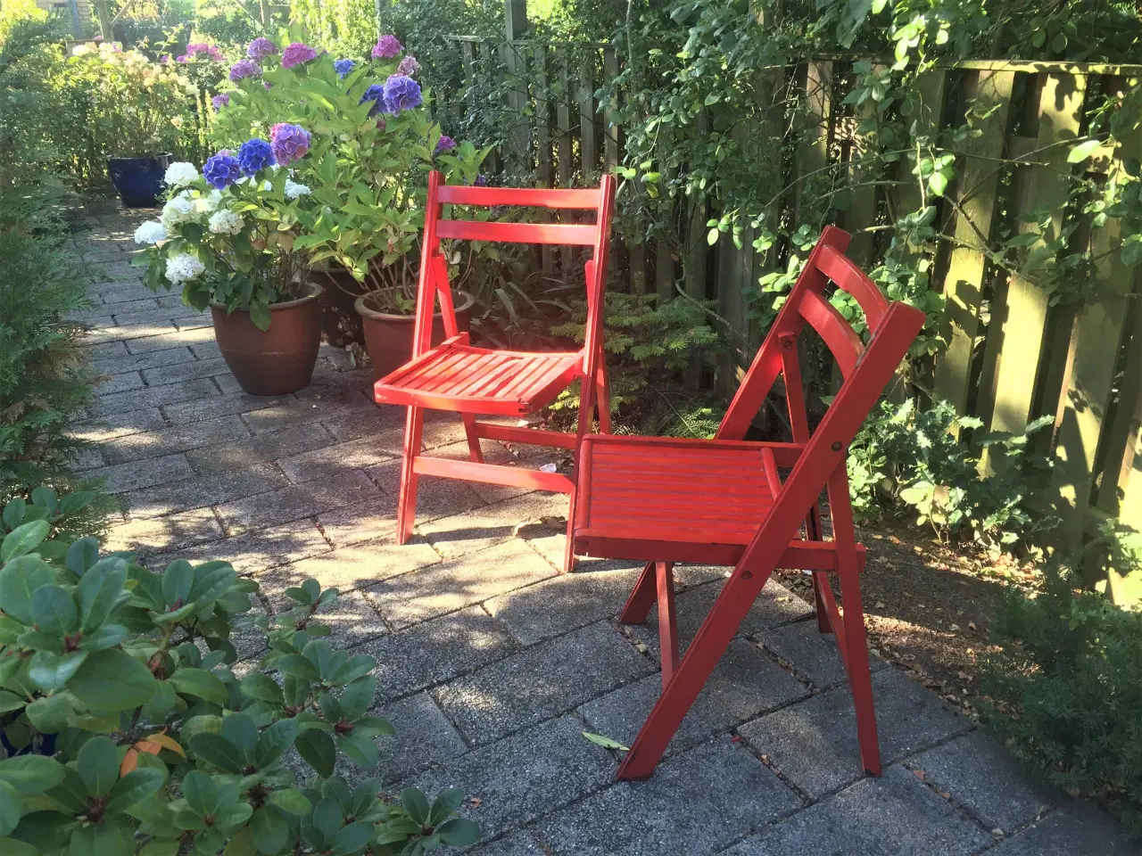 Billede 3 - 2 gamle charmerende rødlakerede havestole