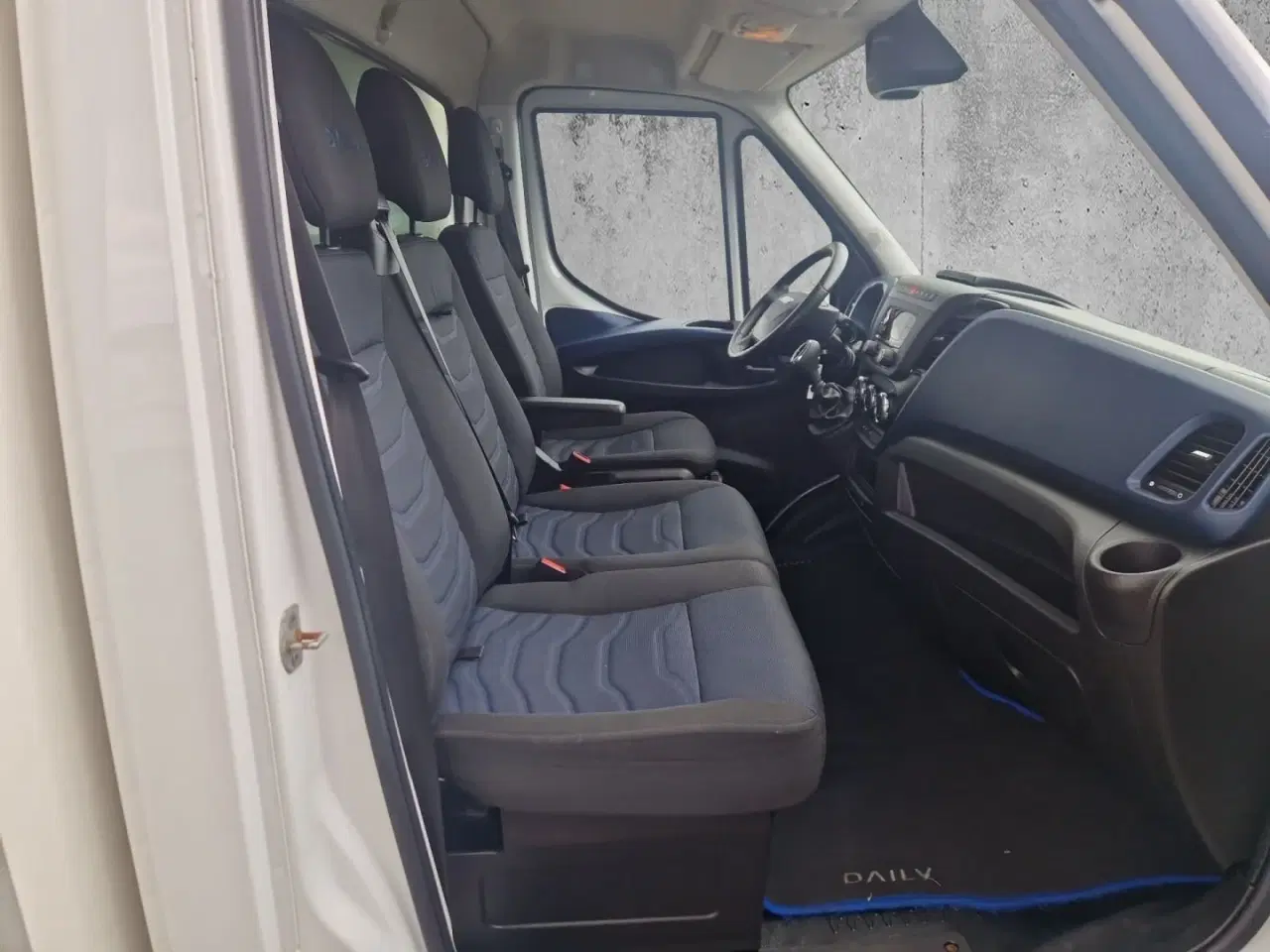 Billede 11 - Iveco Daily 3,0 35S18 Alukasse m/lift AG8