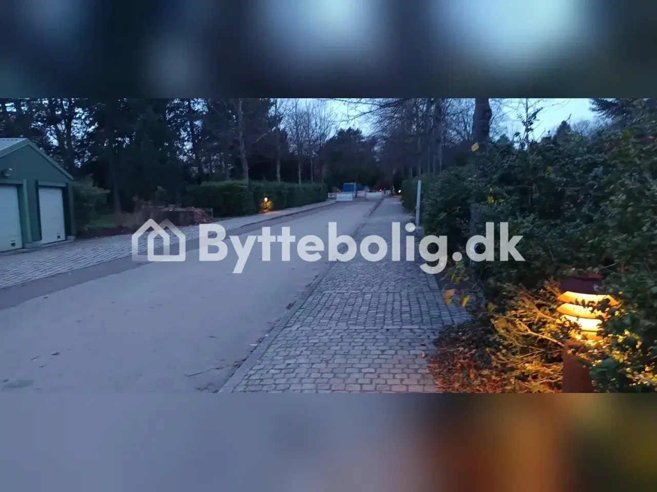 Billede 2 - Hus med have i grønne omgivelser