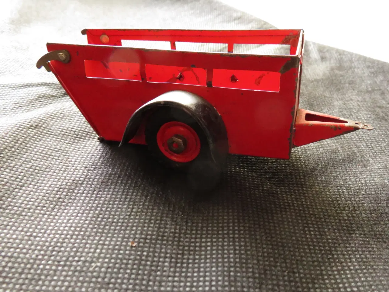 Billede 12 - Tekno Blikbiler 6 Stk. + reservedele.