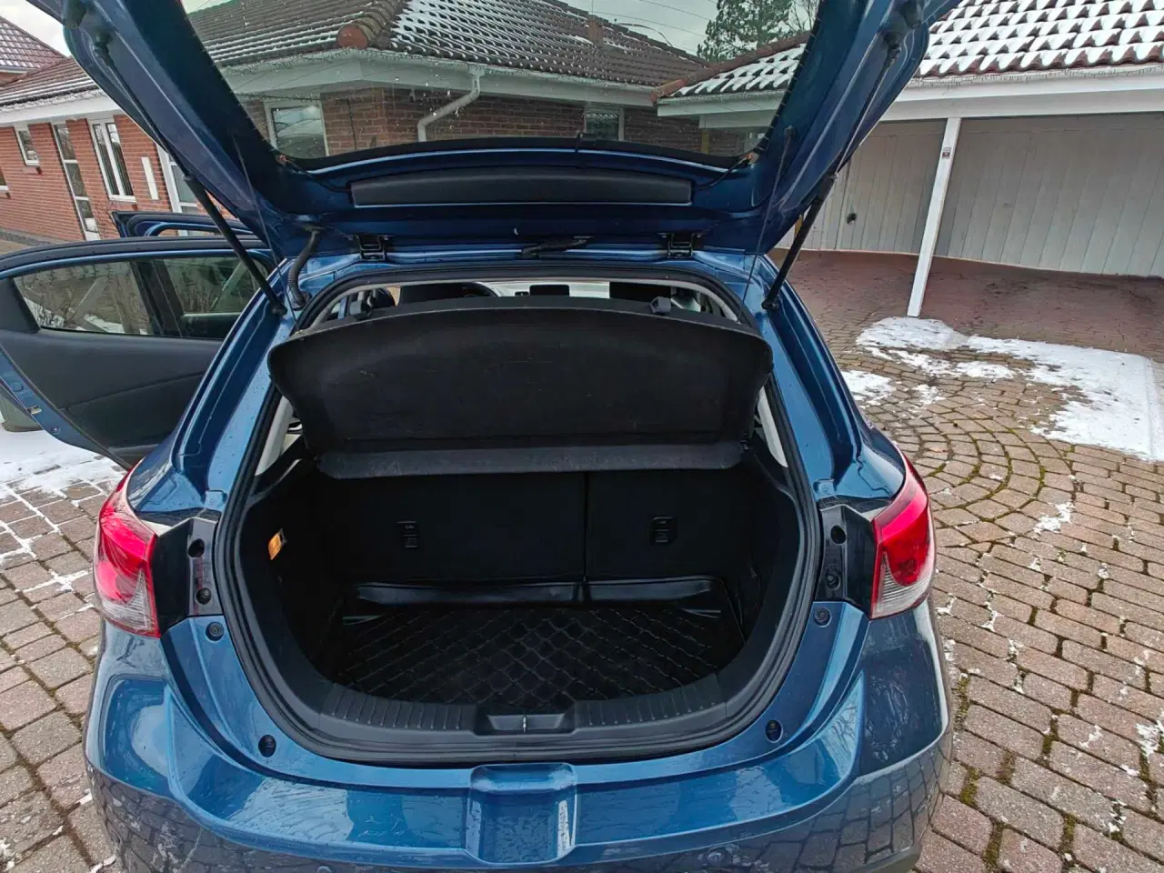 Billede 7 - Velholdt Mazda 2