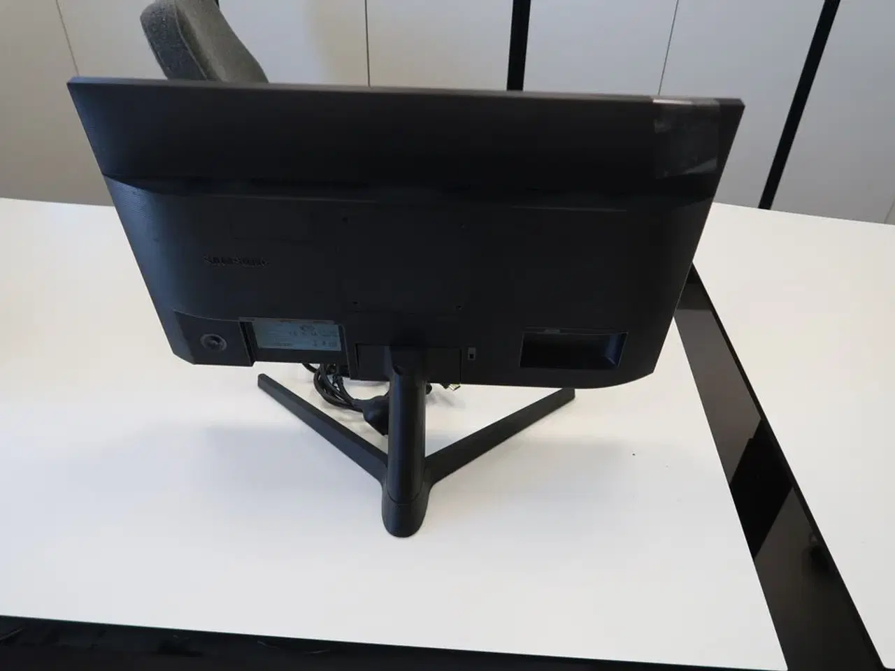 Billede 3 - Samsung F24T370FWR LED-skærm 24"