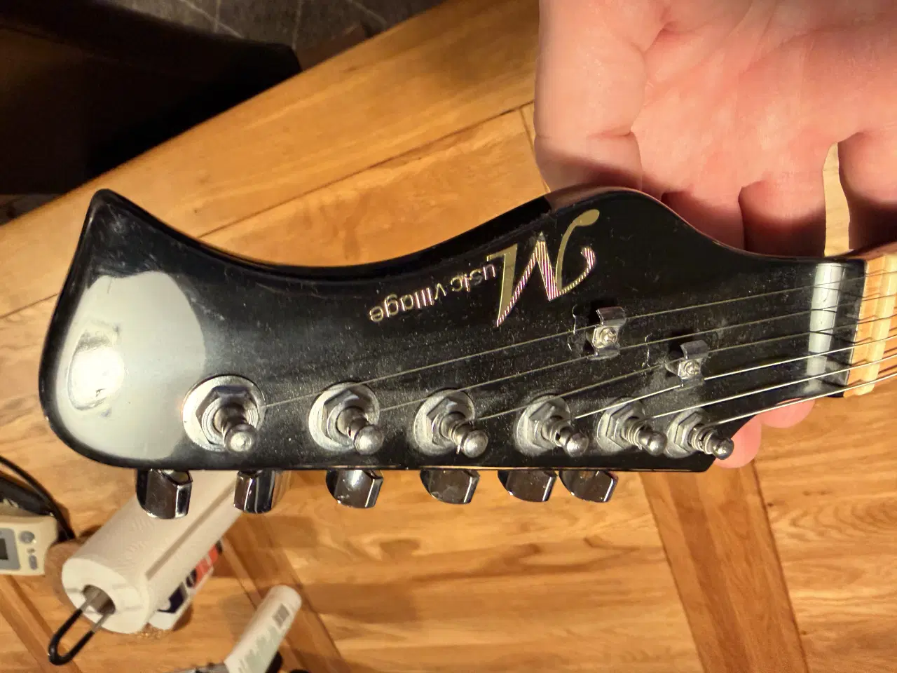 Billede 2 - Elguitar med indbygget højtaler til børn 80cm