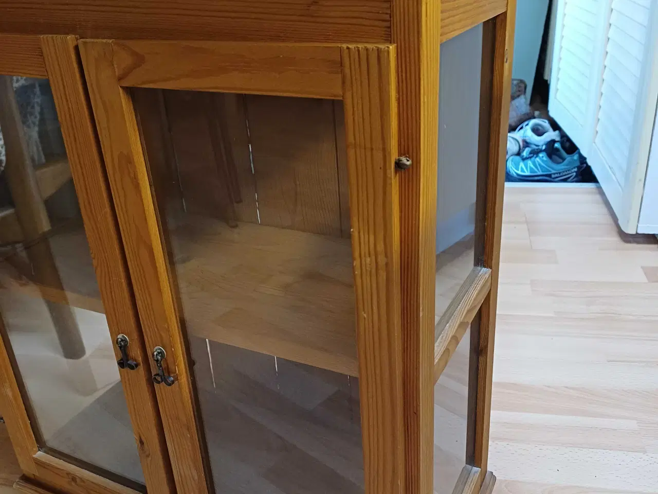 Billede 11 - Fint ældre vitrineskab 