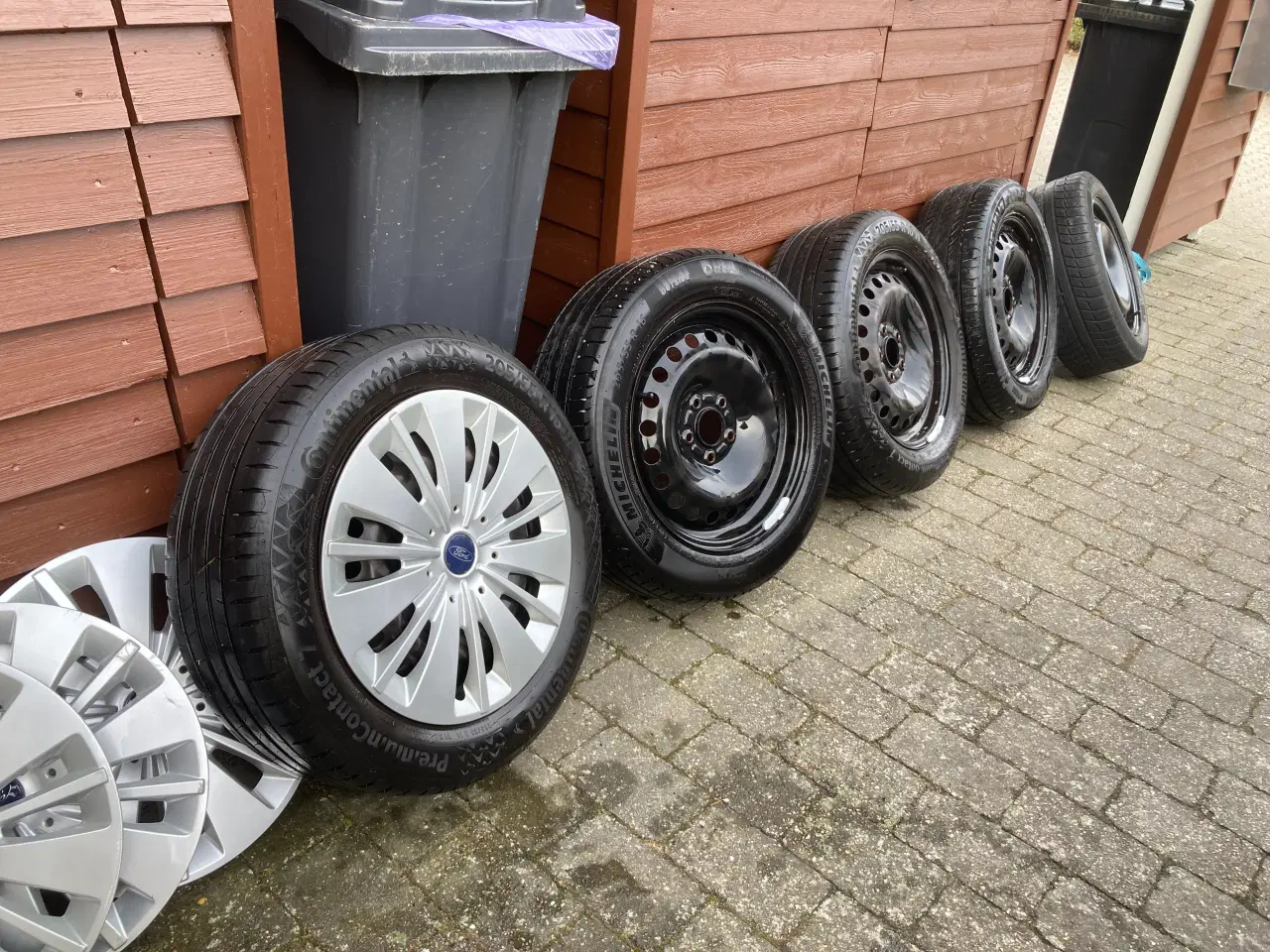 Billede 1 - Str.205/55 R16 , hulmål5x108, navmål 63,4 mm, pass