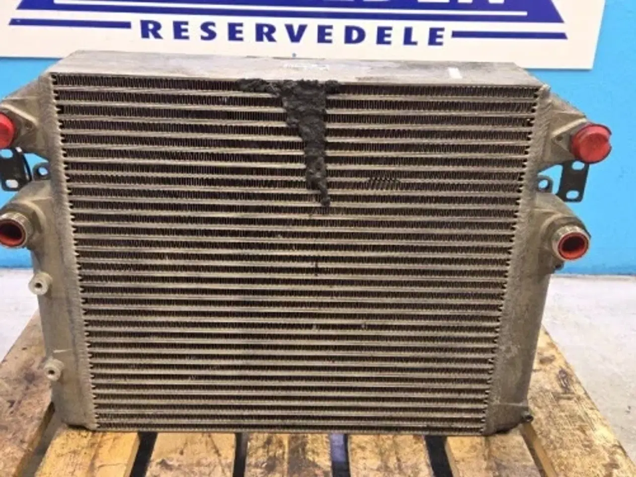 Billede 2 - Valtra S394 Oliekøler ACW339800A
