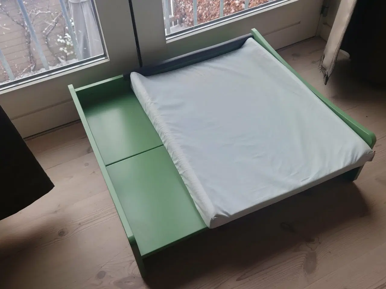 Billede 2 - Puslebord og hynde i fin stand