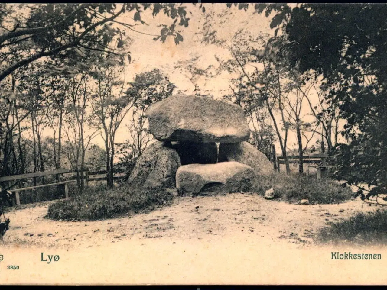 Billede 1 - Lyø - Klokkestenen - Peter Alstrup 3850 - Brugt